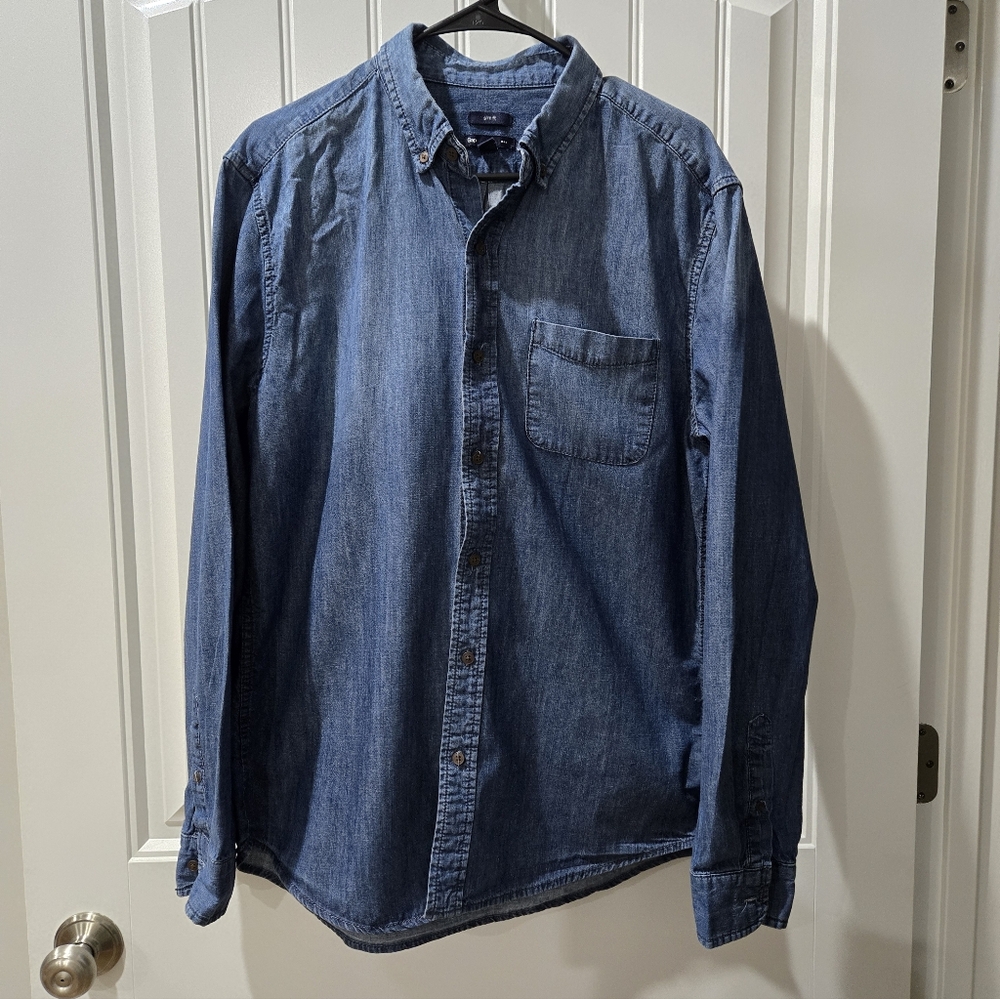 GAP Women's Casual Indigo Button-Down Shirt
